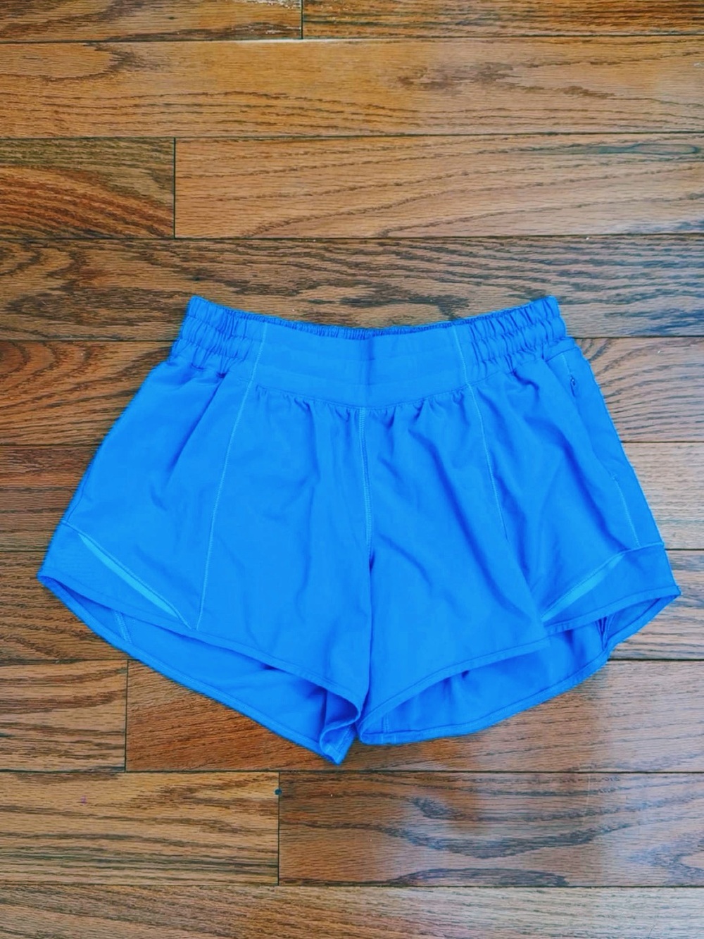 Lululemon PoolSide Blue Hotty Hot Low-Rise Lined Shorts 2.5